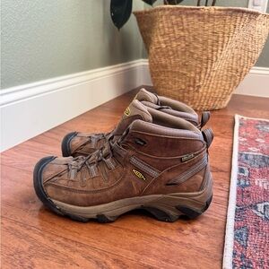 Women’s Keen Boots
